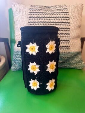wild fable Black Quilted Crossbody Pouch
